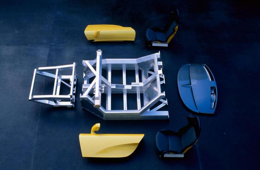 Детали создания Renault Sport Spider 1995 года  (фото 59 из 76)